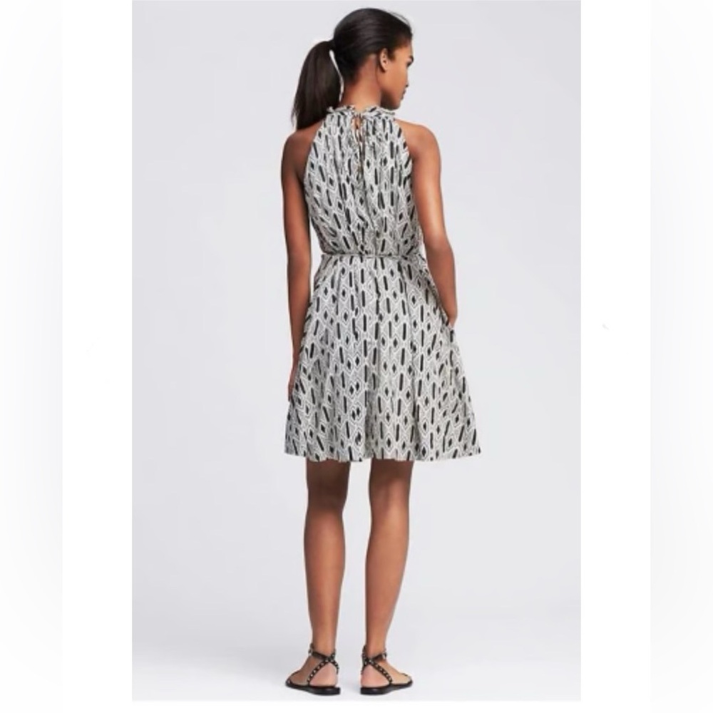 ✨FLASH SALE✨ Banana Republic 100% Cotton Geo Pleated Halter Dress size Small